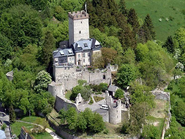 Burg Kerpen in der Eifel